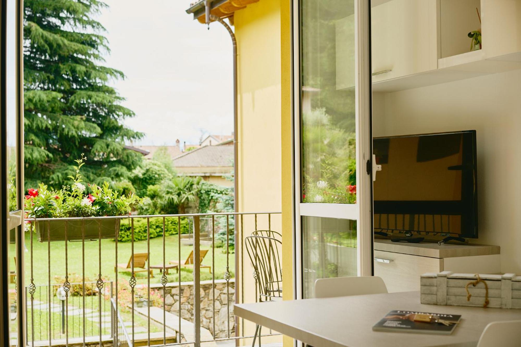 Residence Antico Torchio Dervio Extérieur photo